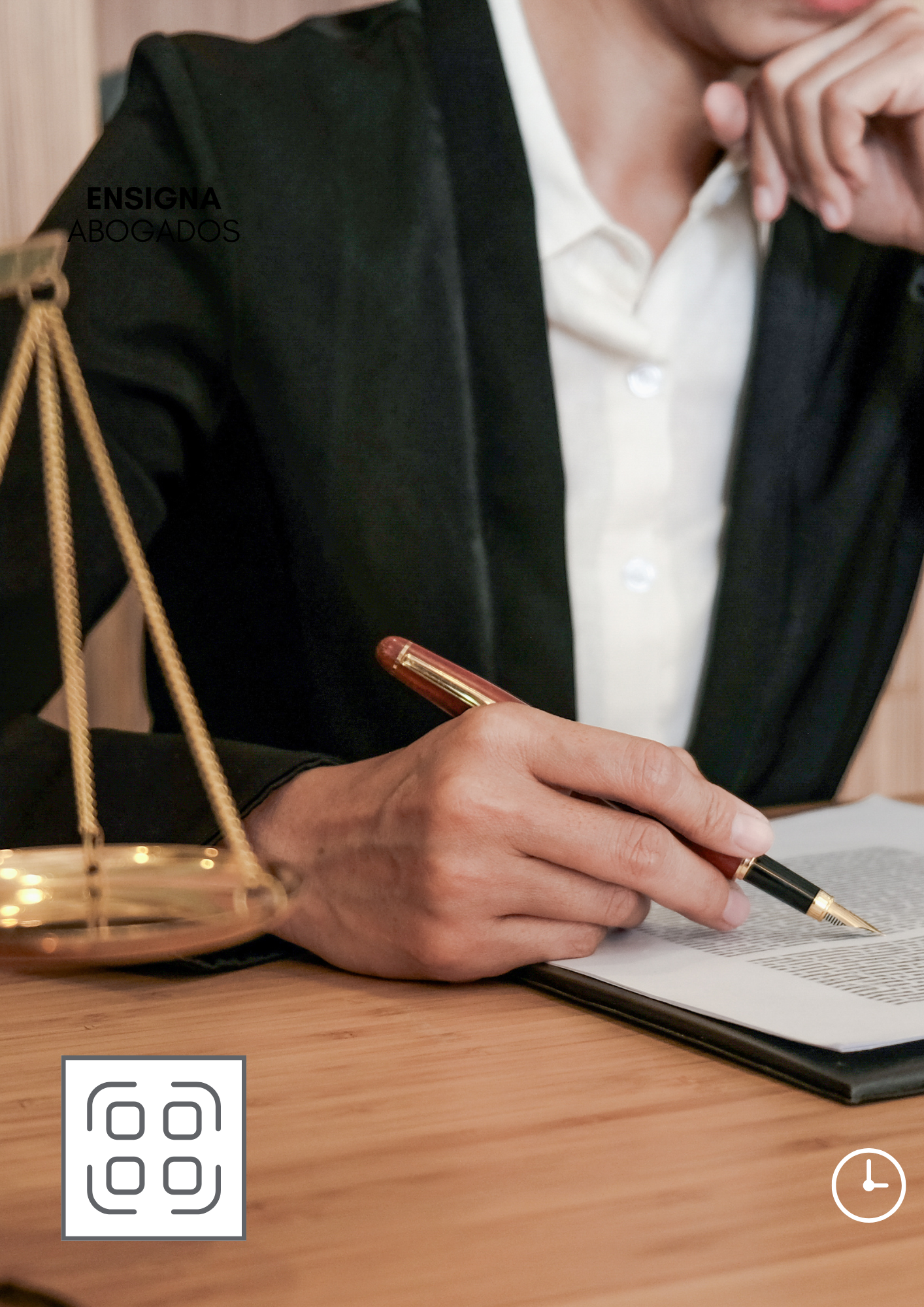 imagen abogado sentado